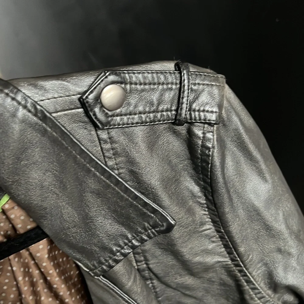 Thread & Supply leather jacket!🤎 - Picture 10 of 11